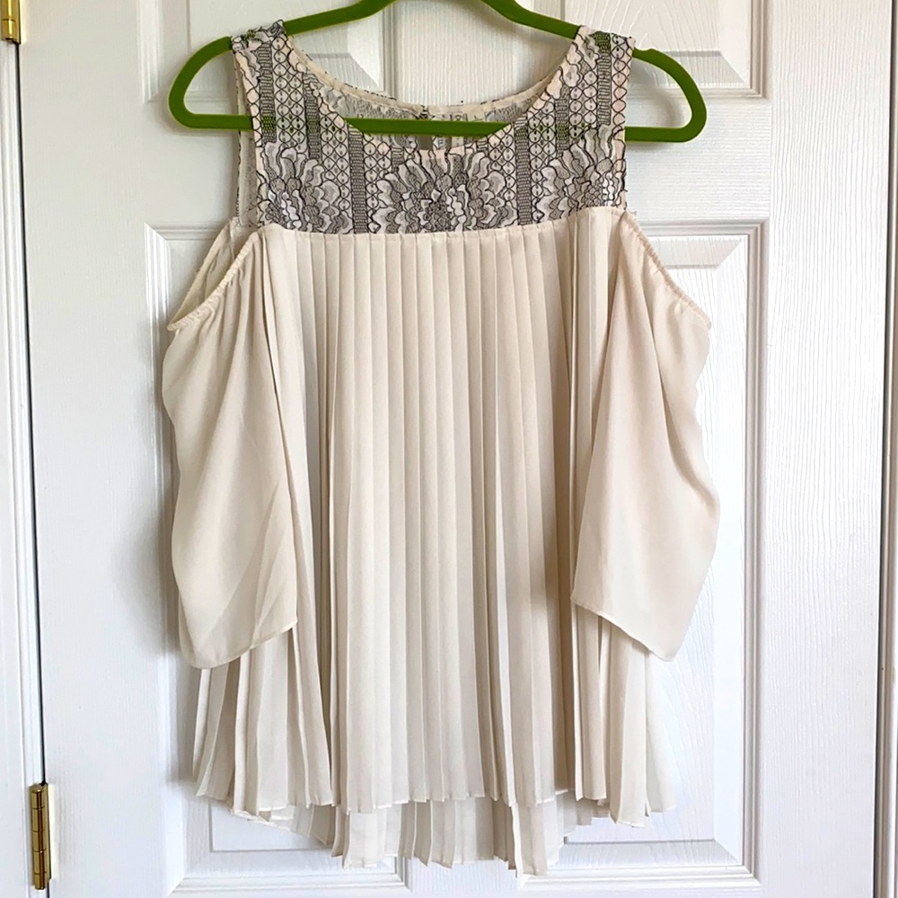 Cato cold shoulder top with sleeves, Large